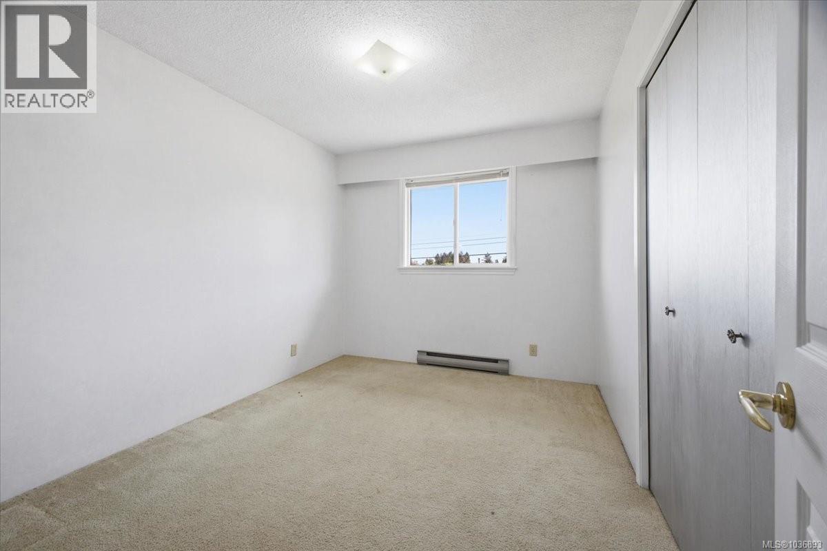 3586 Country Club Dr - 34