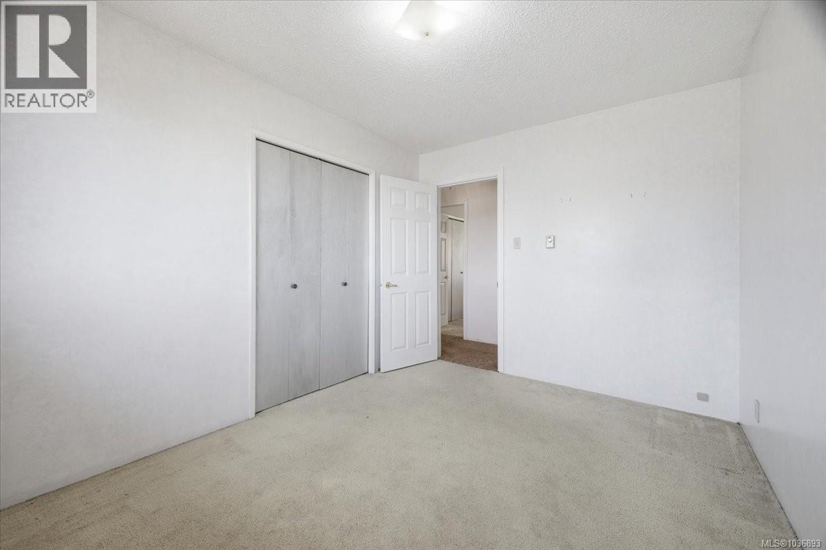 3586 Country Club Dr - 35