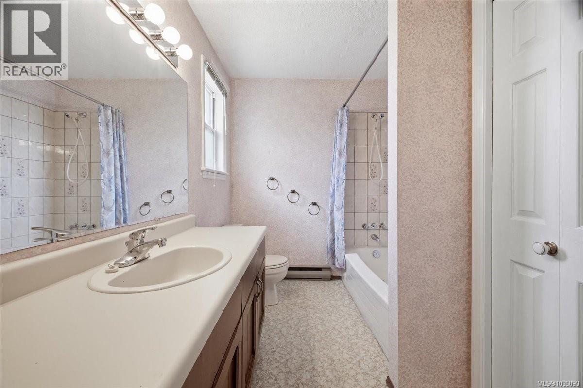 3586 Country Club Dr - 37