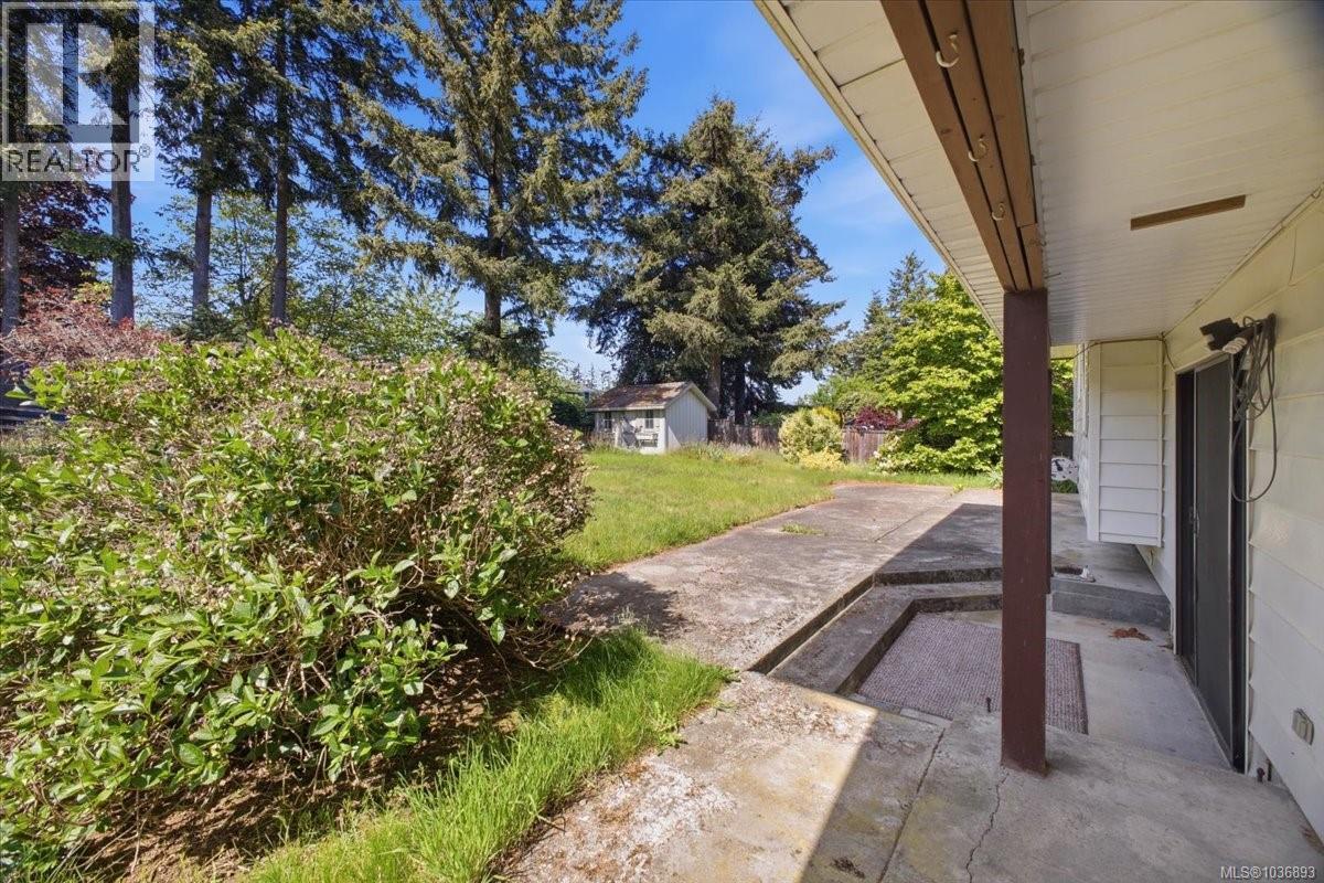 3586 Country Club Dr - 40