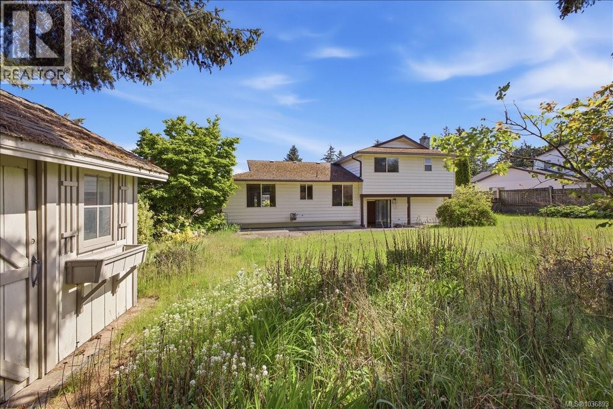 3586 Country Club Dr - 43