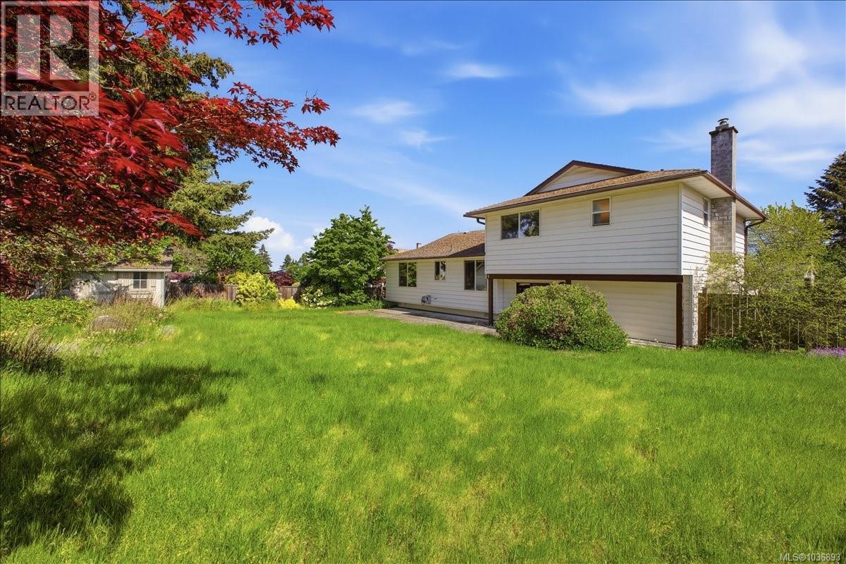 3586 Country Club Dr - 47