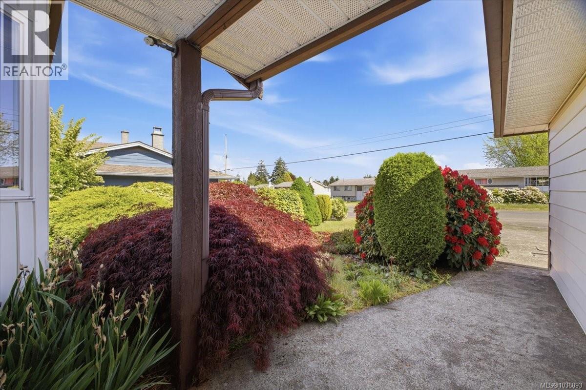 3586 Country Club Dr - 8