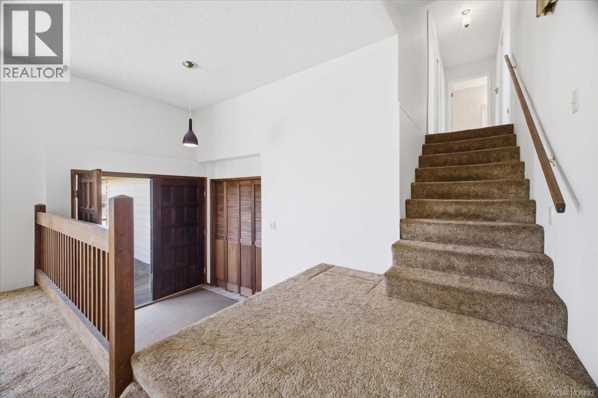 3586 Country Club Dr - 9