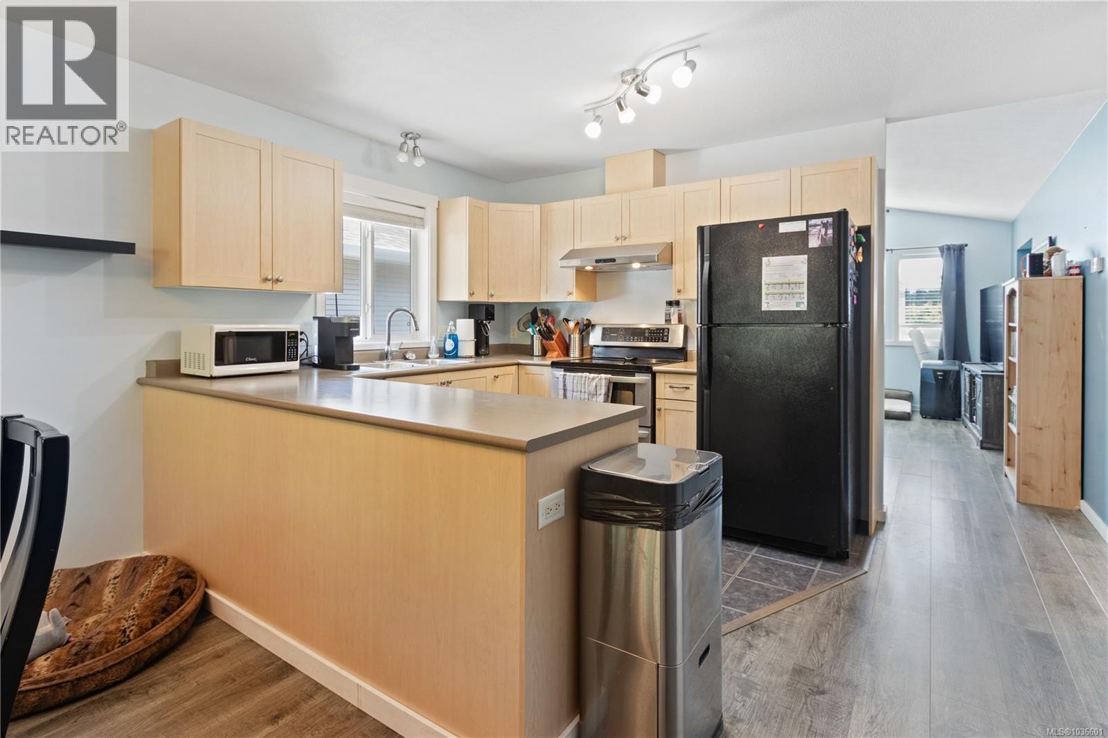 614 Oakwood Rd - 2