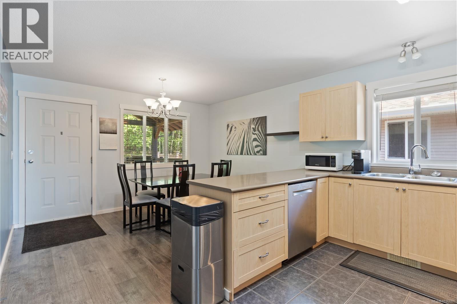 614 Oakwood Rd - 3
