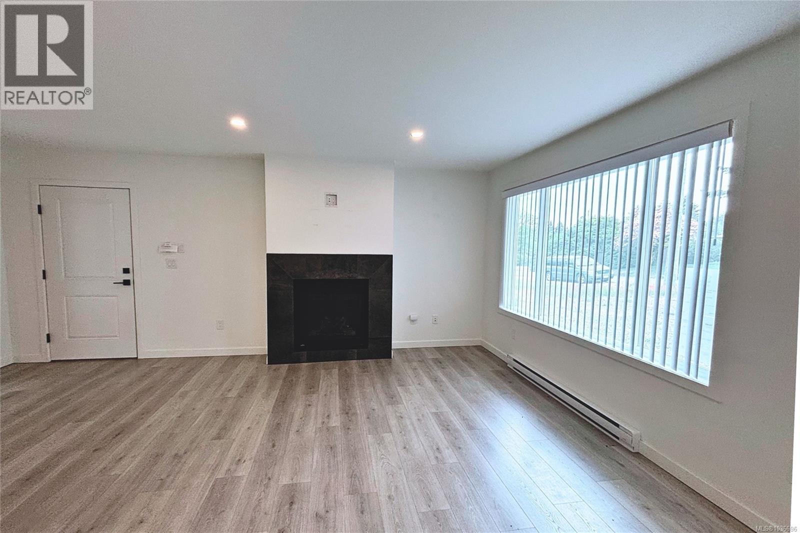 600 Sumac Dr - 3