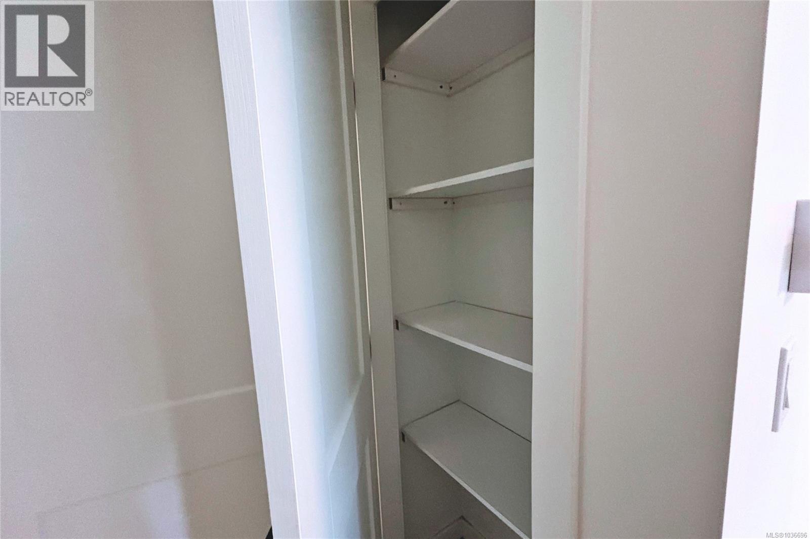 600 Sumac Dr - 32
