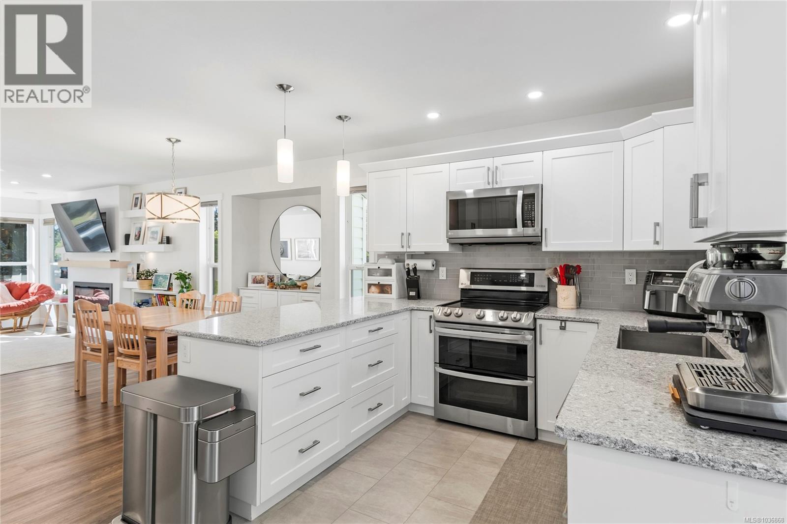 2297 Walbran Dr - 8