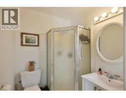 502 Eaglecrest Drive, Gibsons, BC V0N1V8 Photo 17