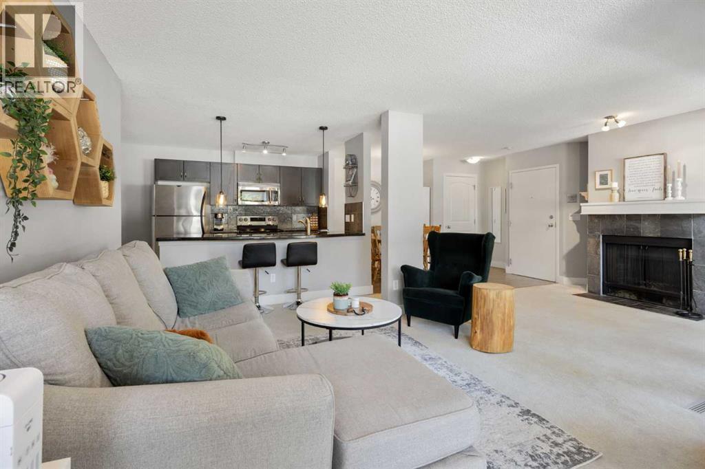 #1 108 Village Heights SW - 18
