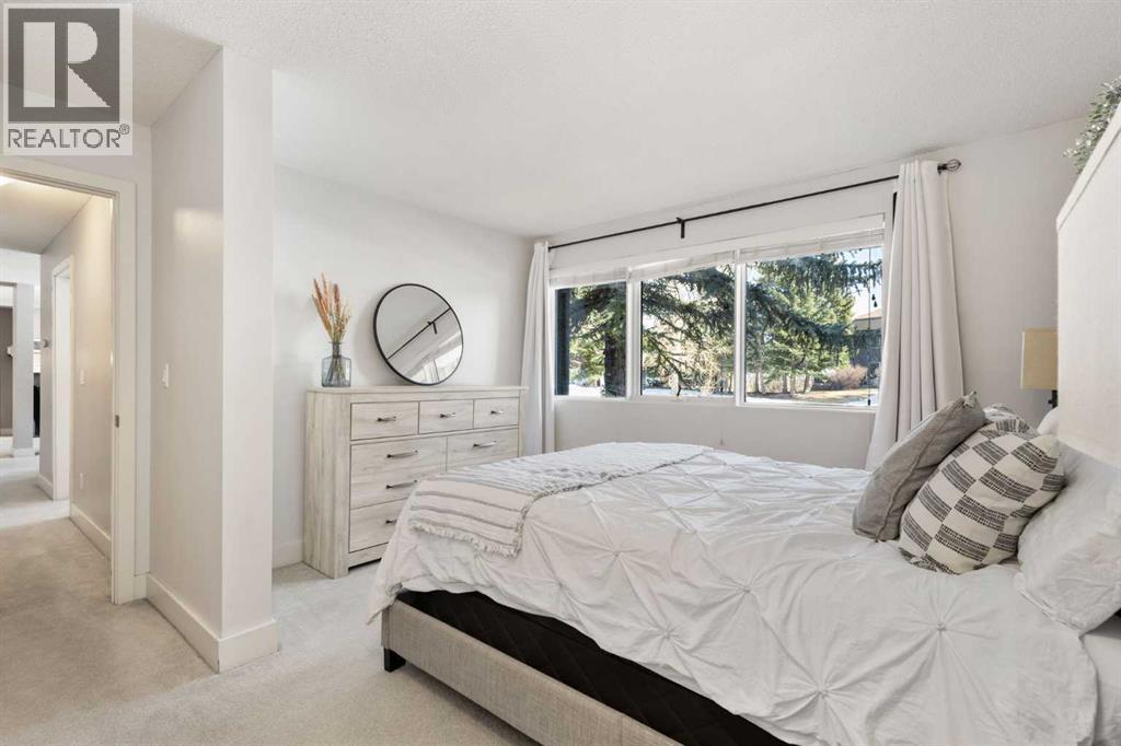 #1 108 Village Heights SW - 25