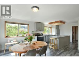 502 Eaglecrest Drive, Gibsons, BC V0N1V8 Photo 10