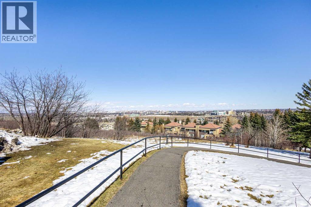 #1 108 Village Heights SW - 41