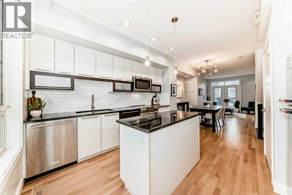 1606 36 Avenue SW - 10