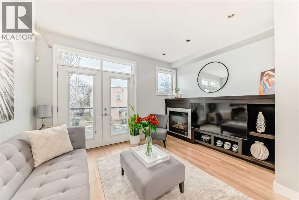 1606 36 Avenue SW - 16