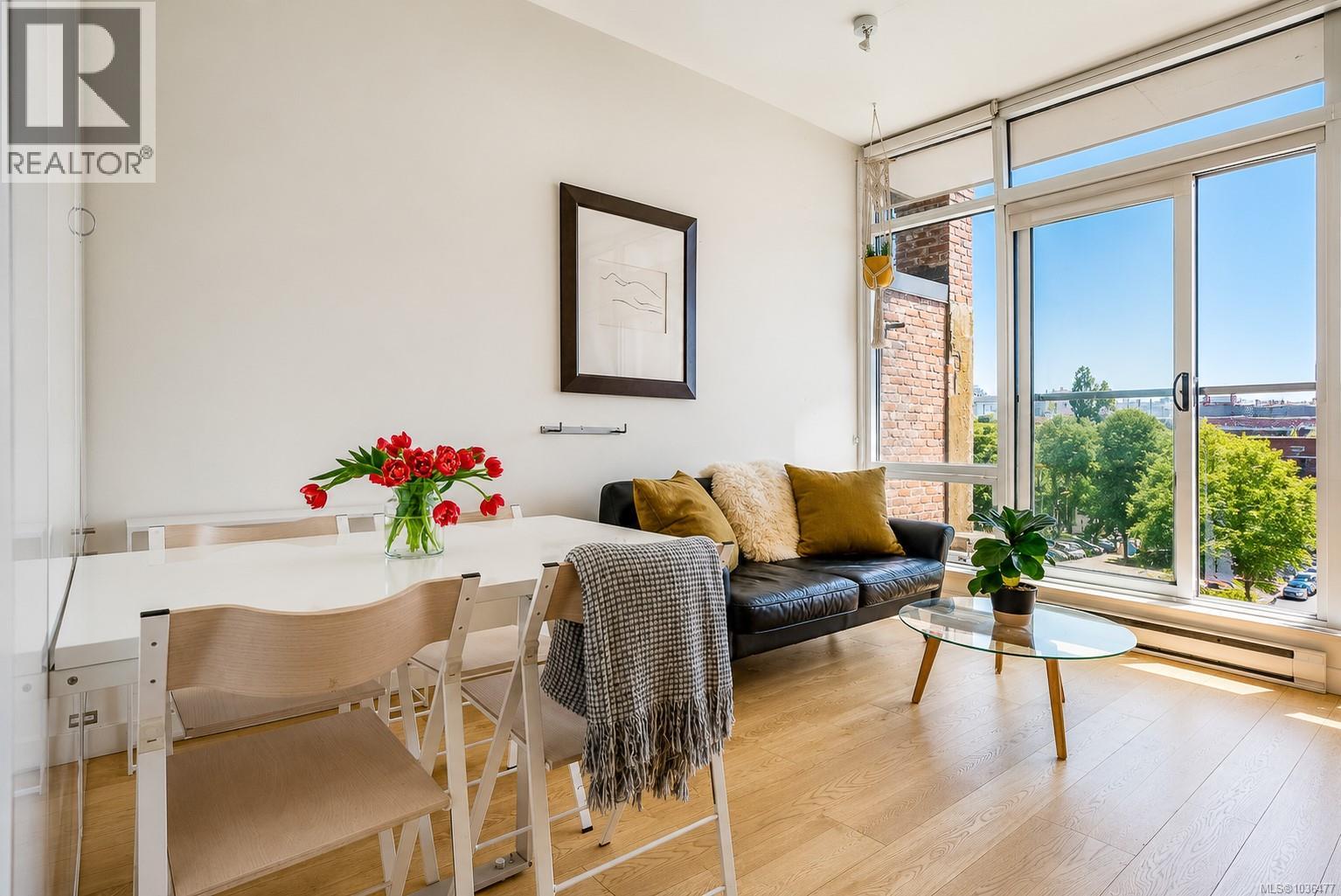 400 456 Pandora Avenue, Victoria