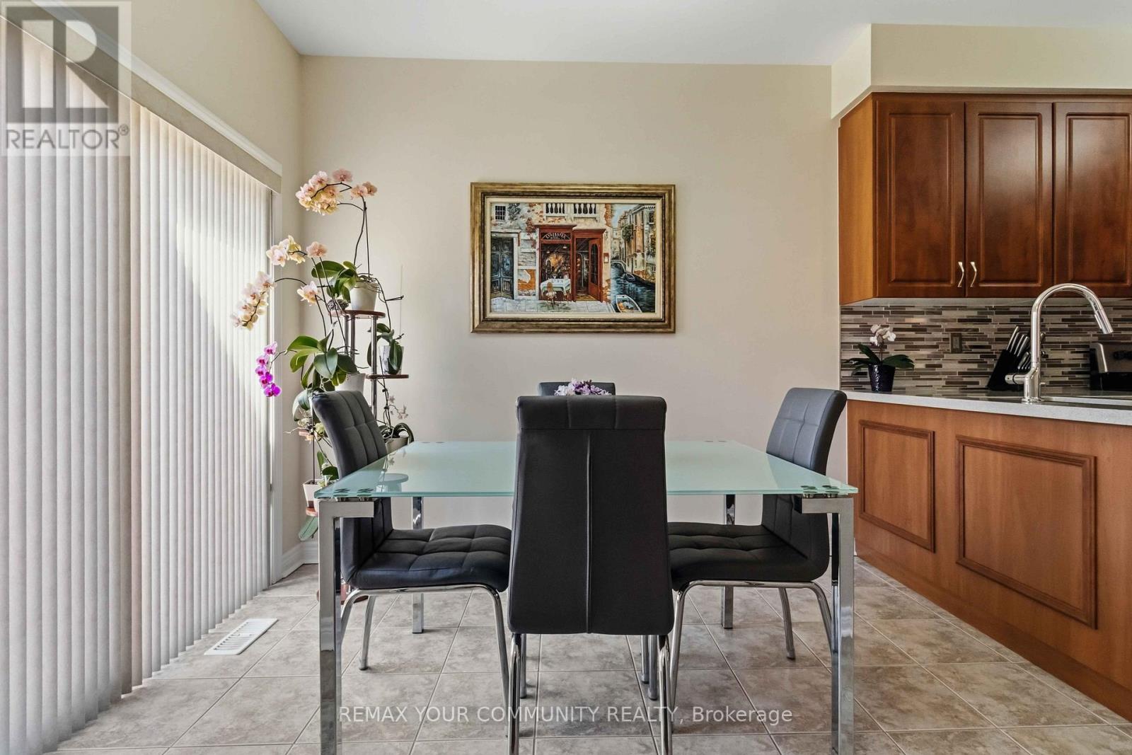 100 ANDES CRESCENT - 12