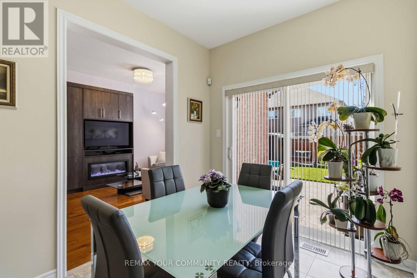 100 ANDES CRESCENT - 18