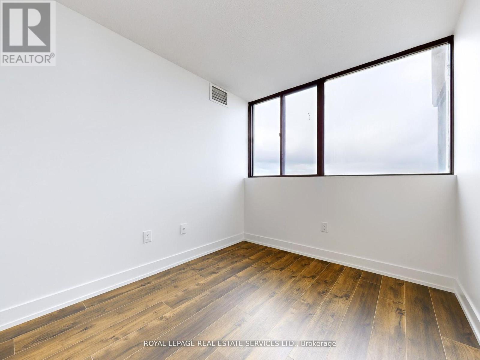 #2602 80 ANTIBES DRIVE - 21