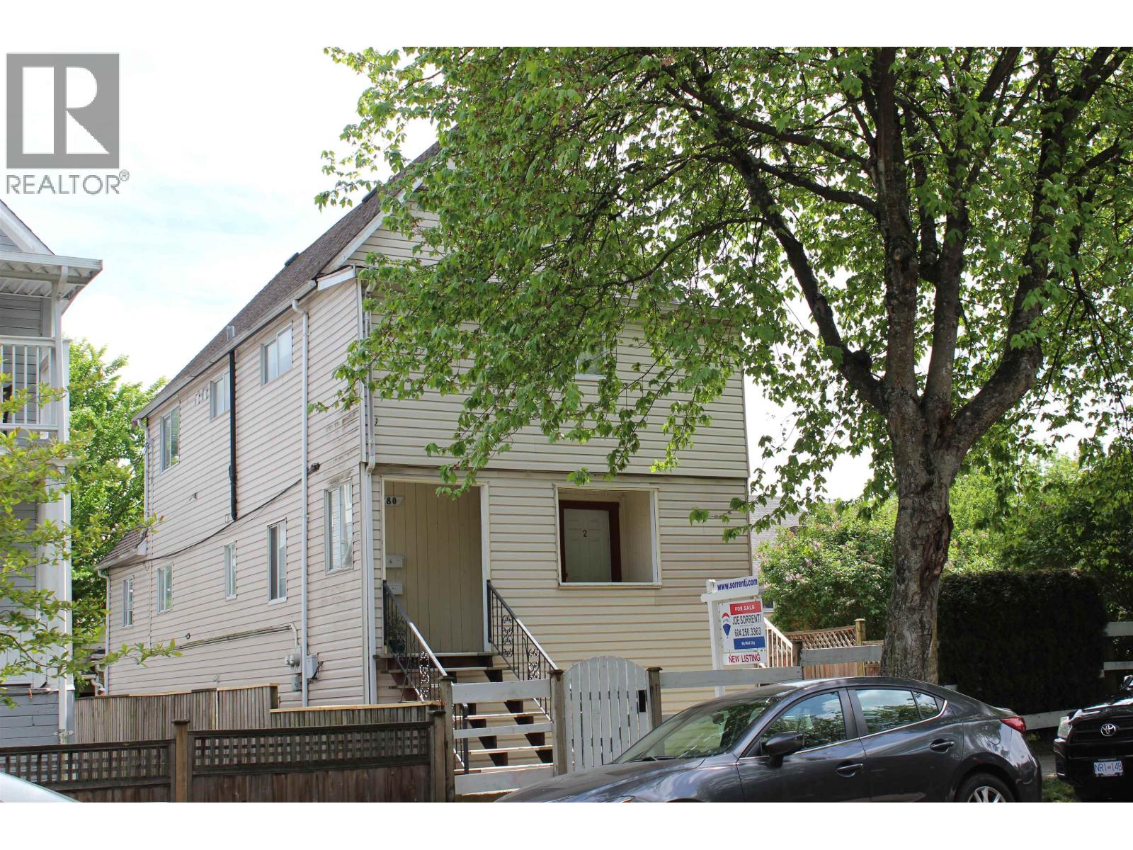 780 VICTORIA Drive - main photo