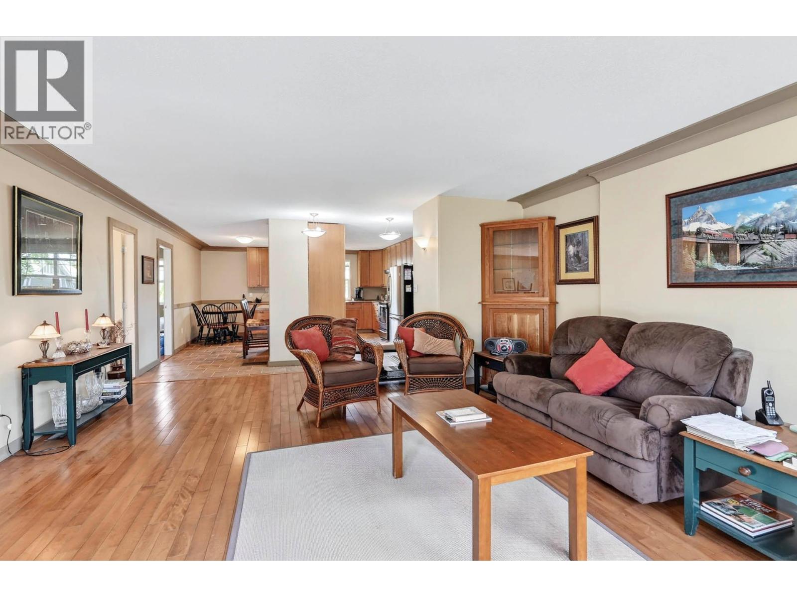 889 ELDER Road - 9