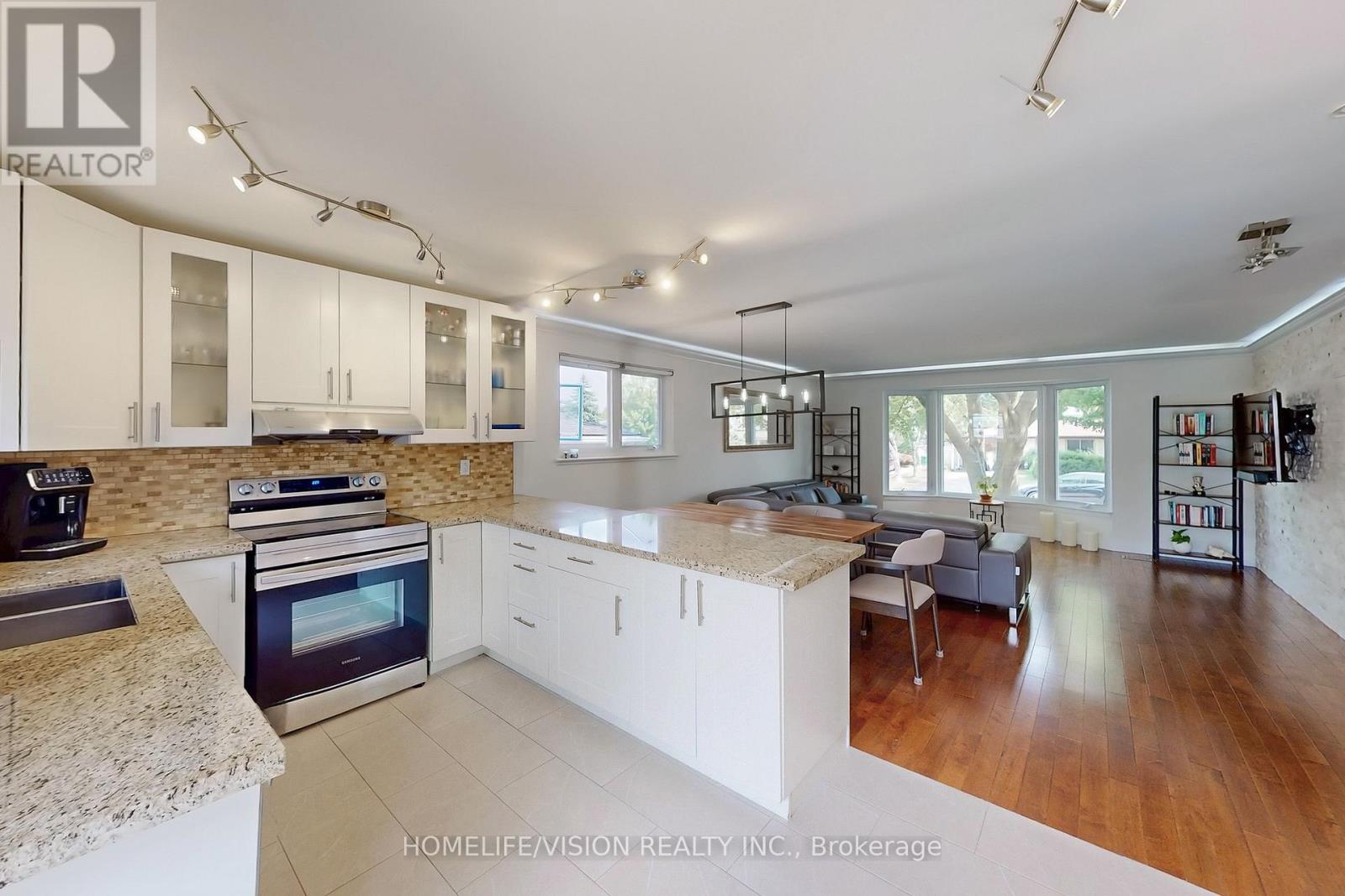 16 PALGRAVE CRESCENT - 12