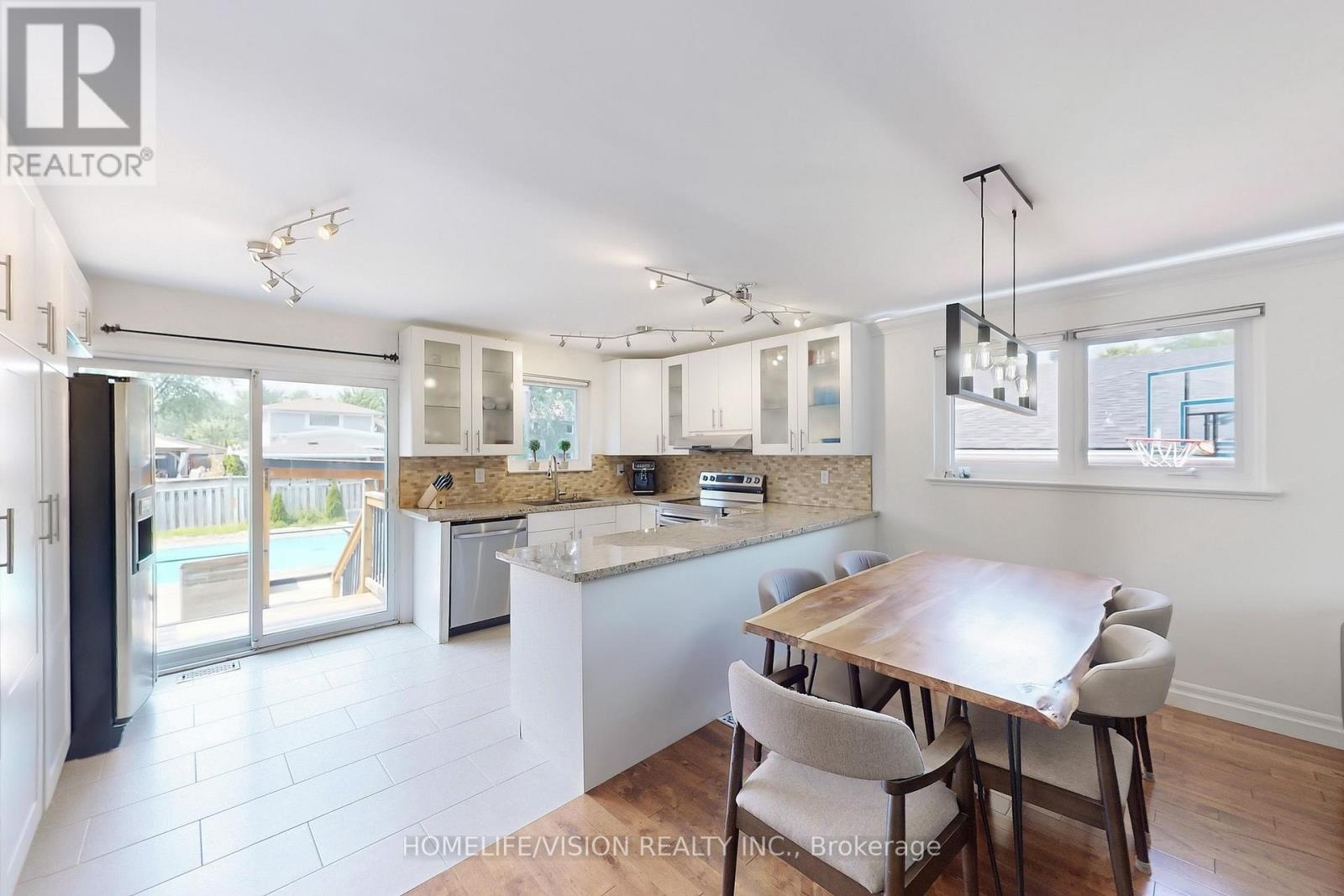 16 PALGRAVE CRESCENT - 13
