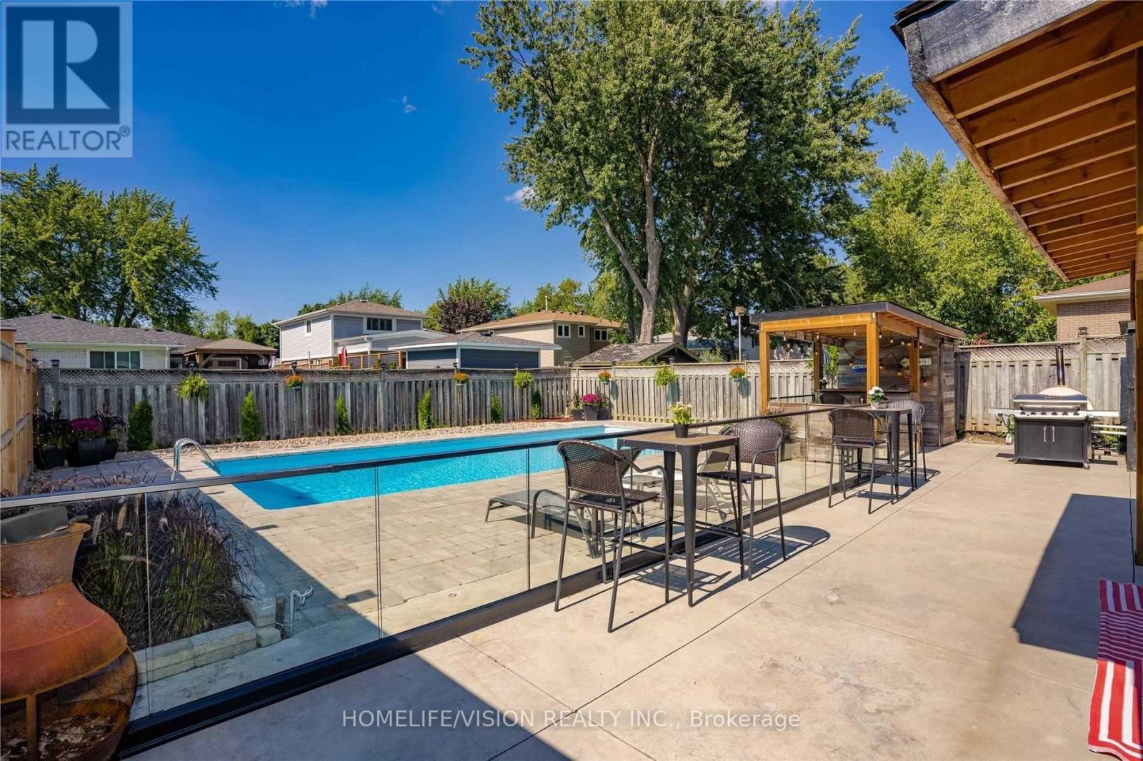 16 PALGRAVE CRESCENT - 31