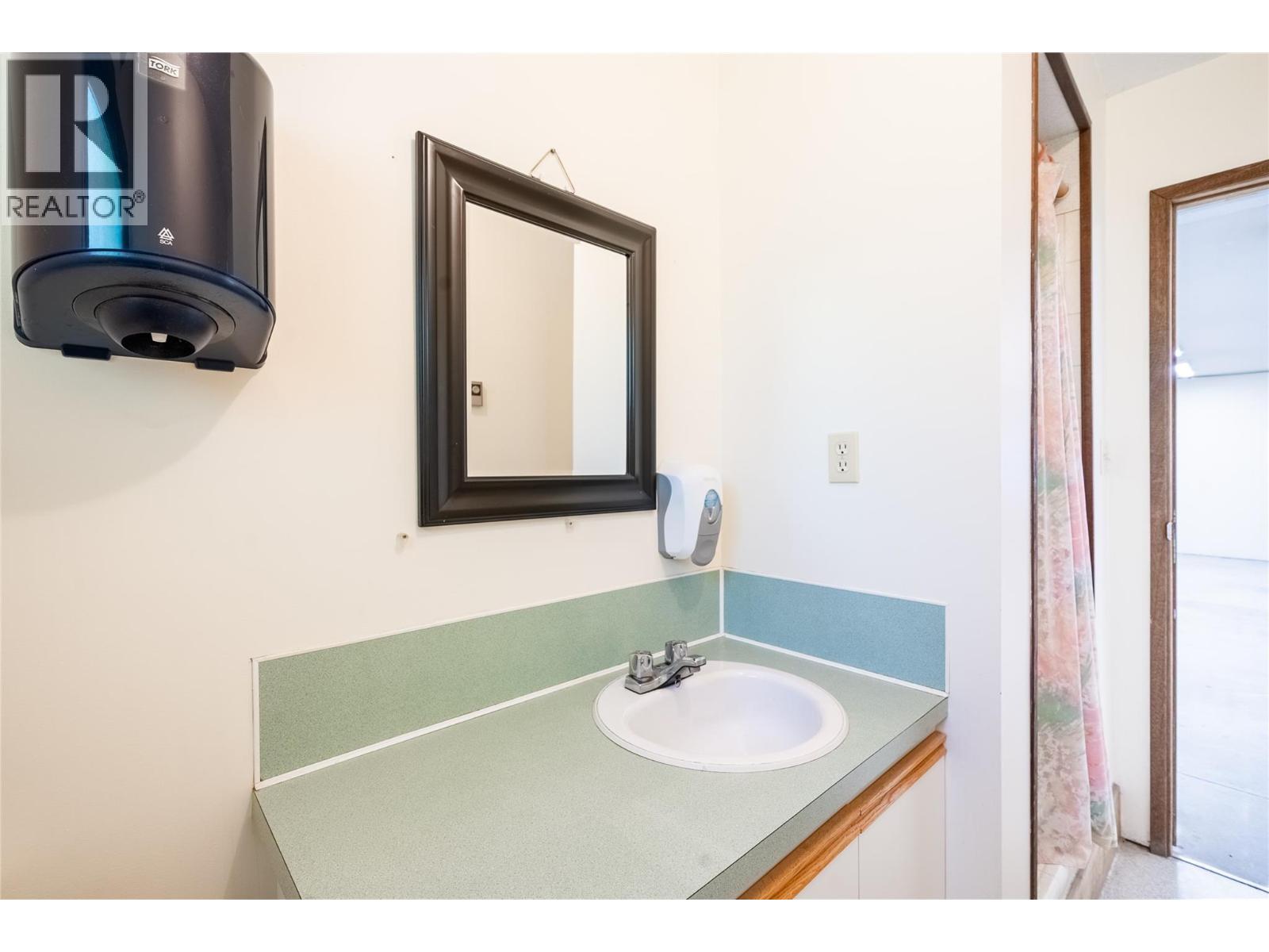  4901 Auto Road Southeast, Salmon Arm