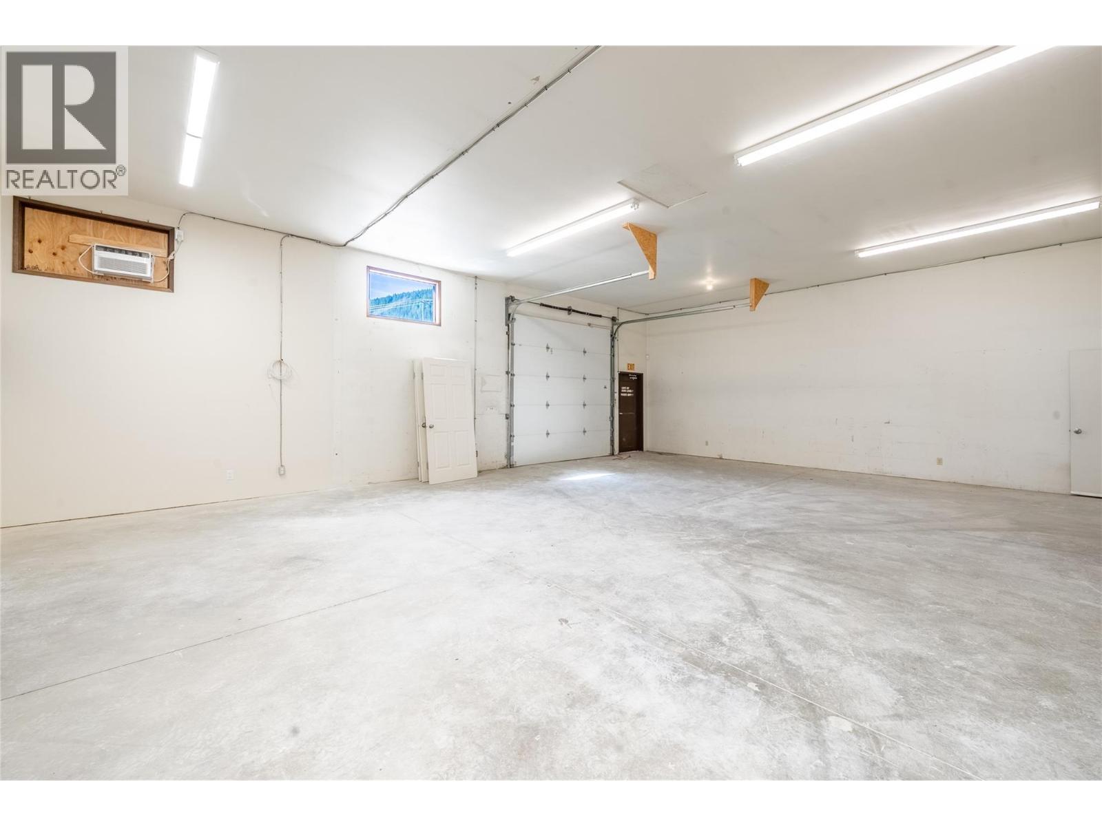  4901 Auto Road Southeast, Salmon Arm
