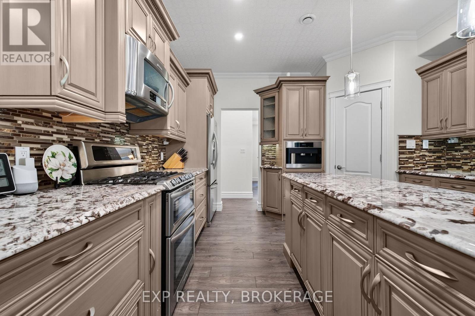 1800 SYDENHAM ROAD - 14