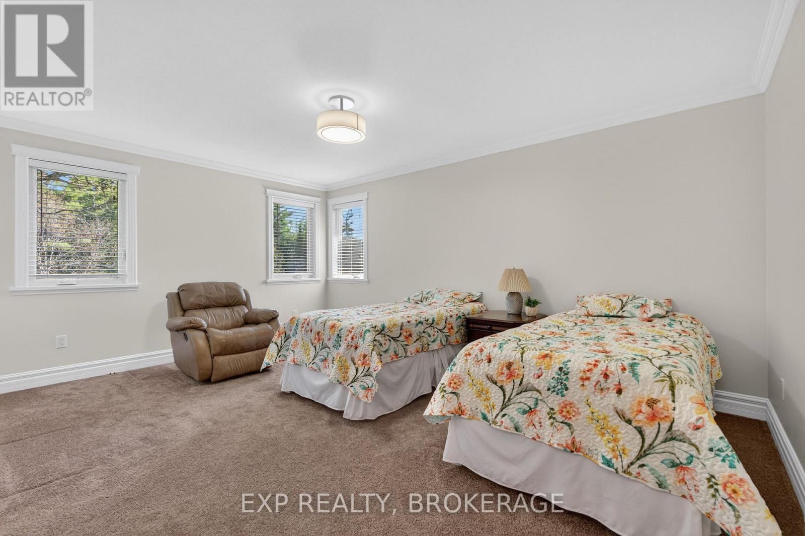 1800 SYDENHAM ROAD - 35