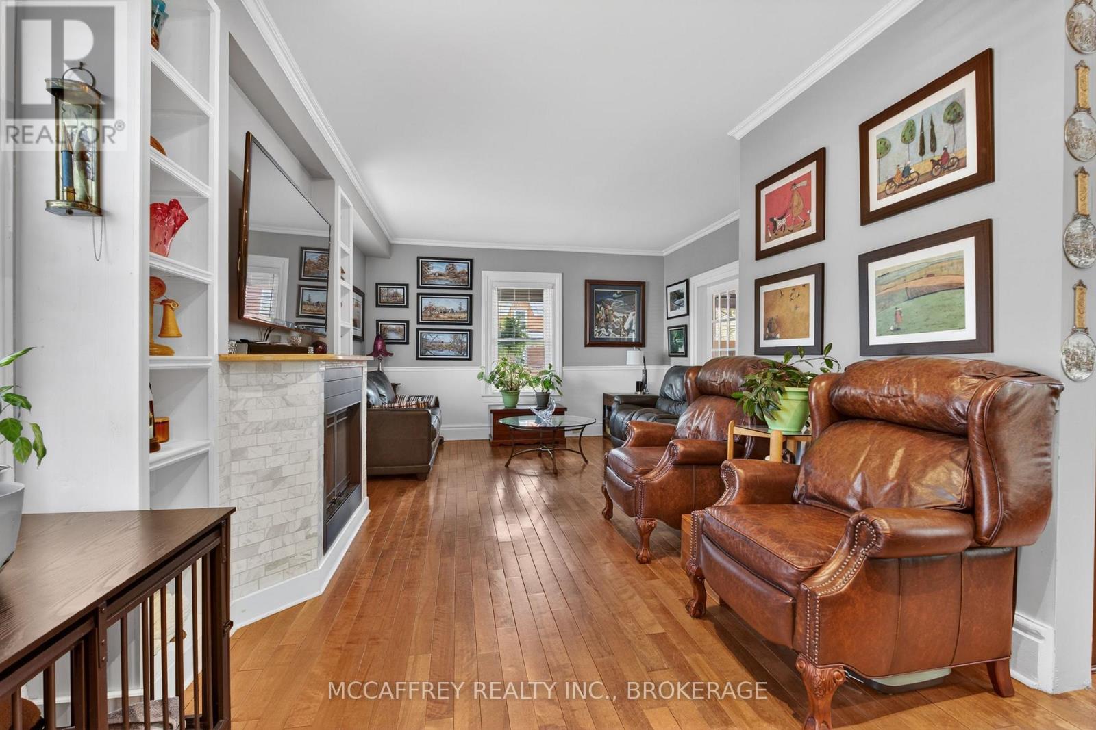 230 CENTRE STREET N - 13