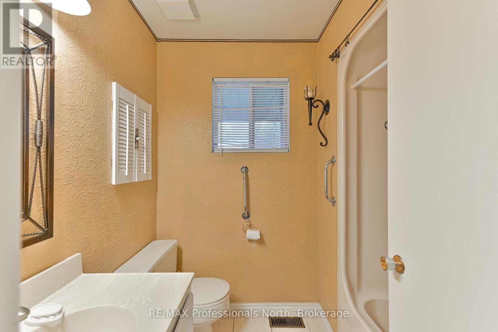6 KNOB HILL COURT - 18