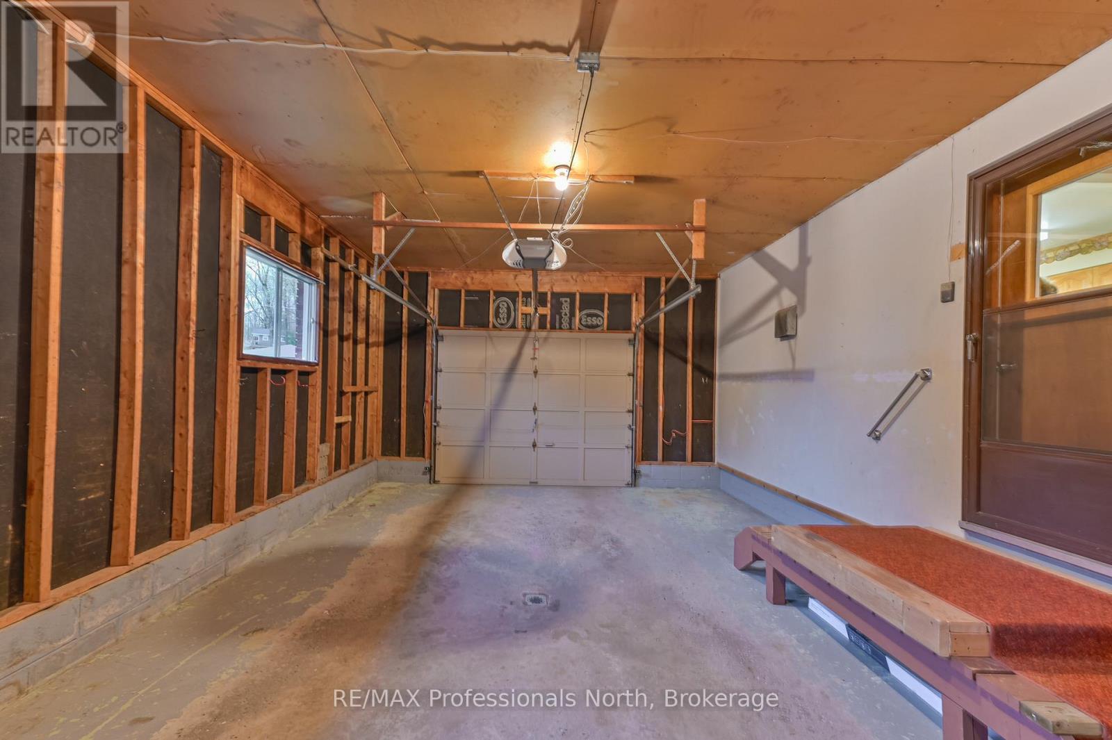 6 KNOB HILL COURT - 23