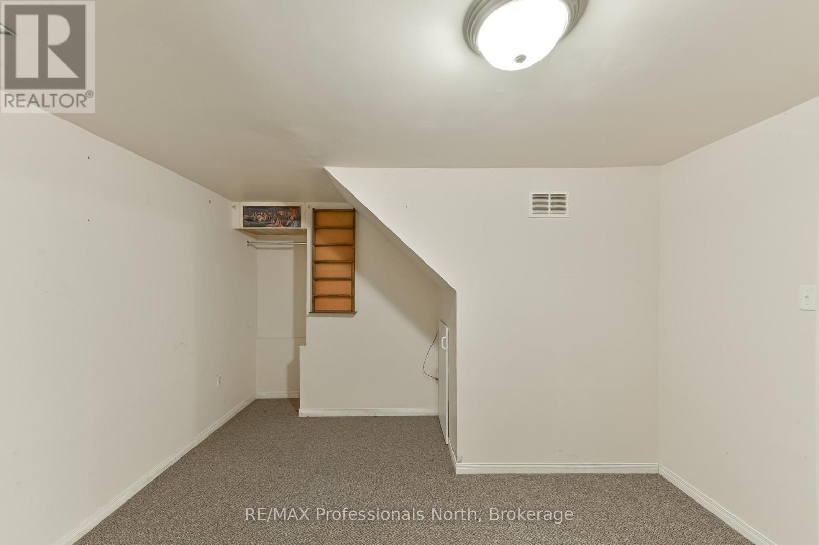 6 KNOB HILL COURT - 27