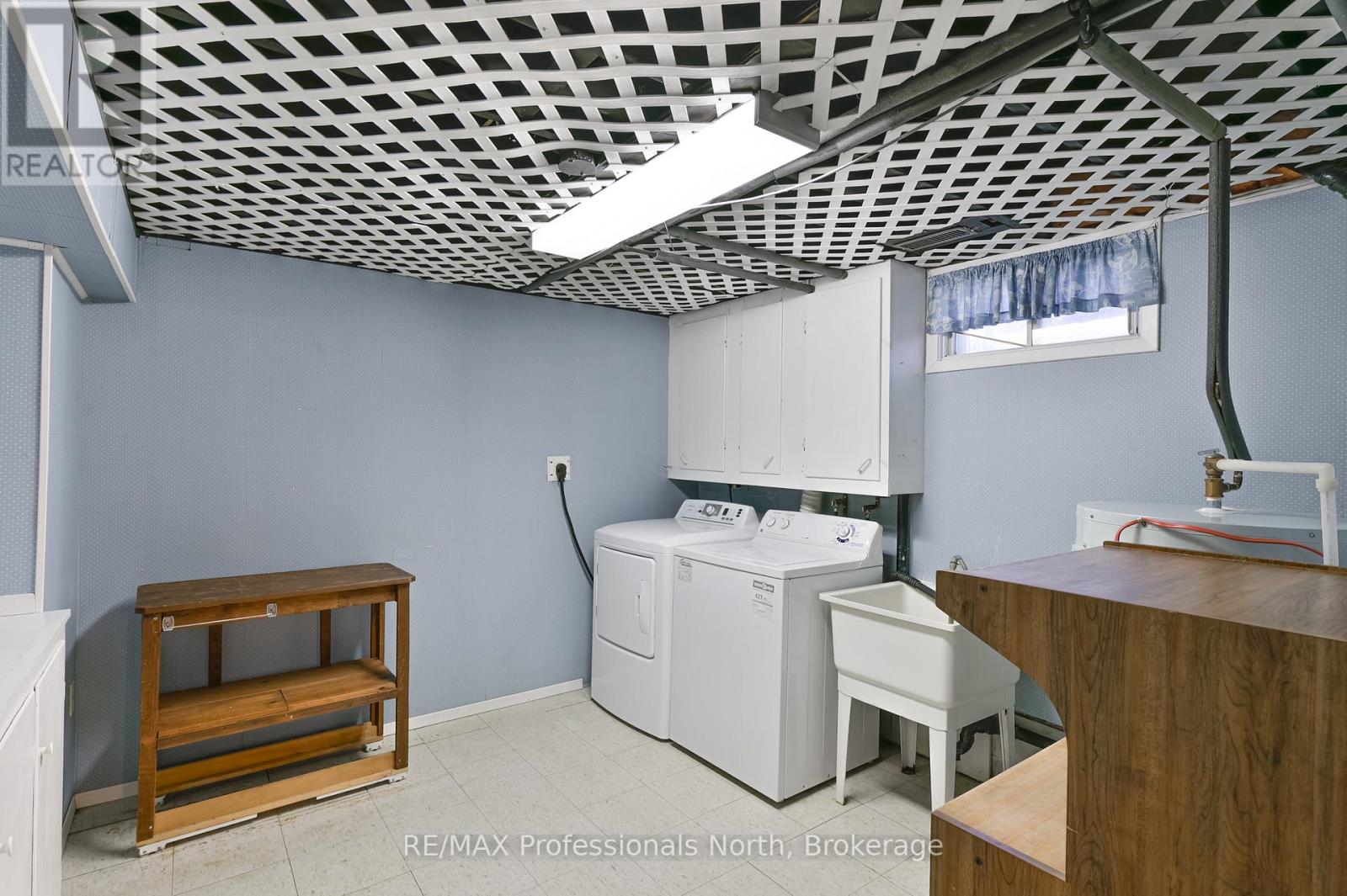 6 KNOB HILL COURT - 28