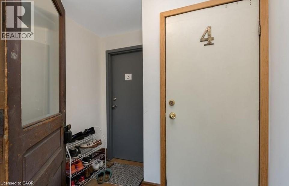 14 YOUNG Street W - 15