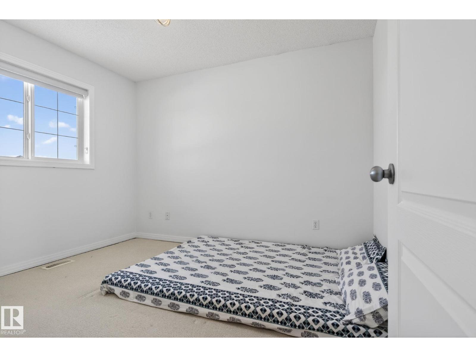 421 84 ST SW - 30