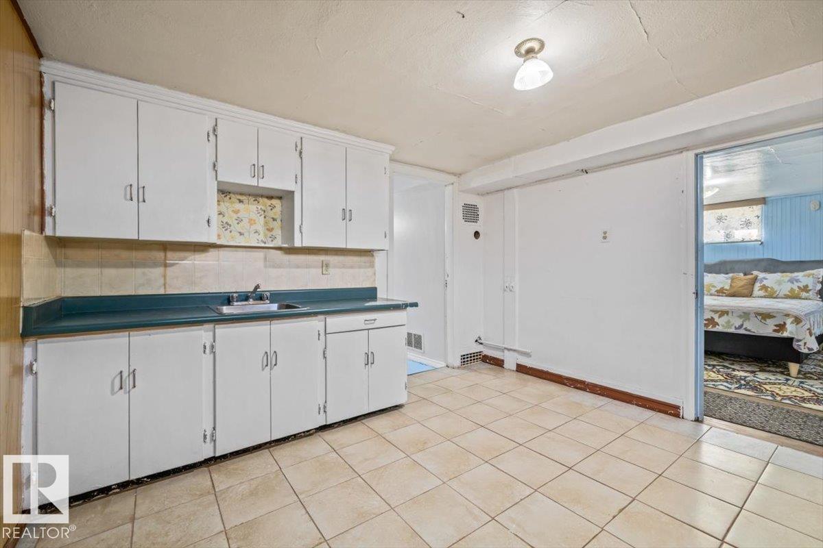 10939 96 ST NW - 12