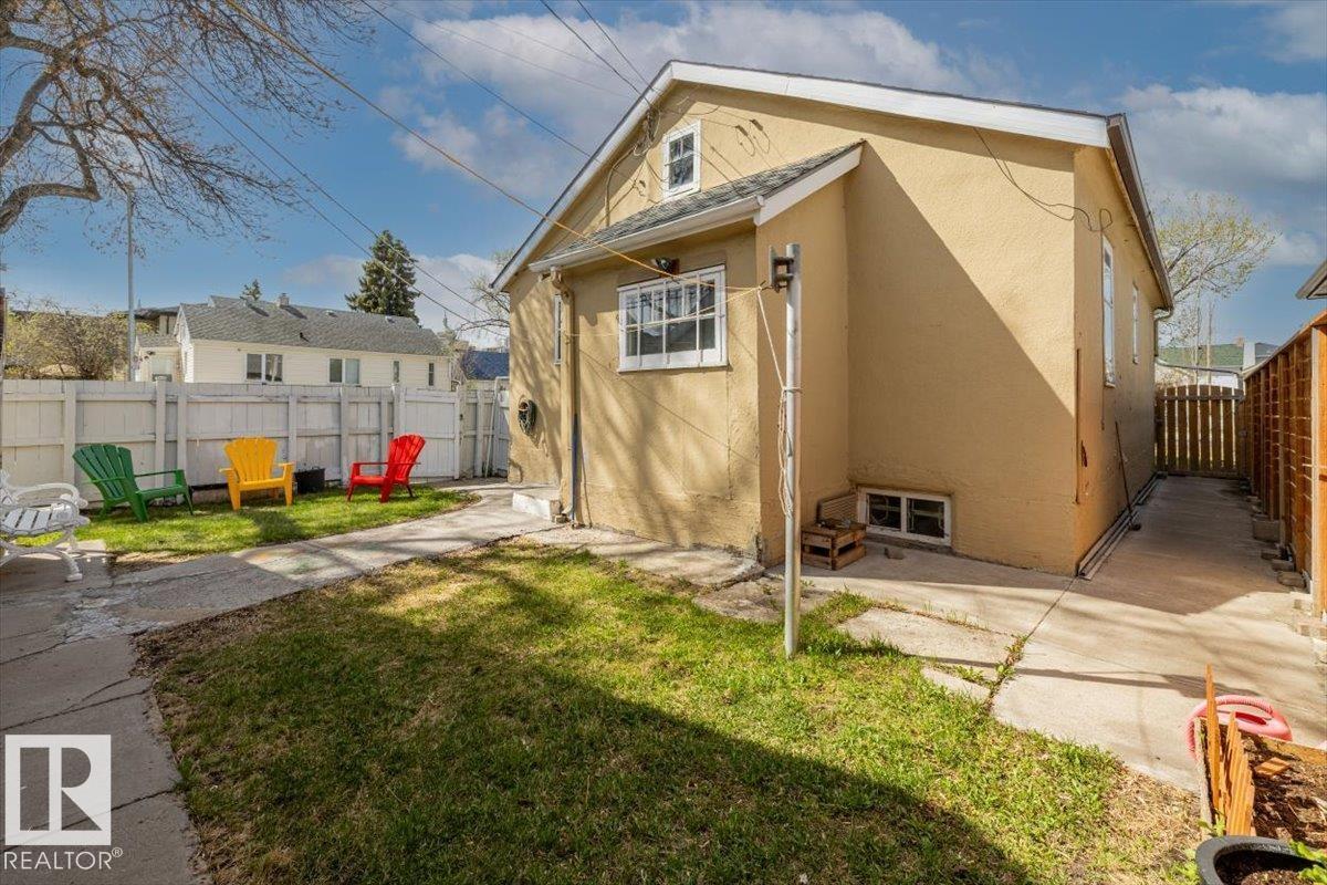 10939 96 ST NW - 17