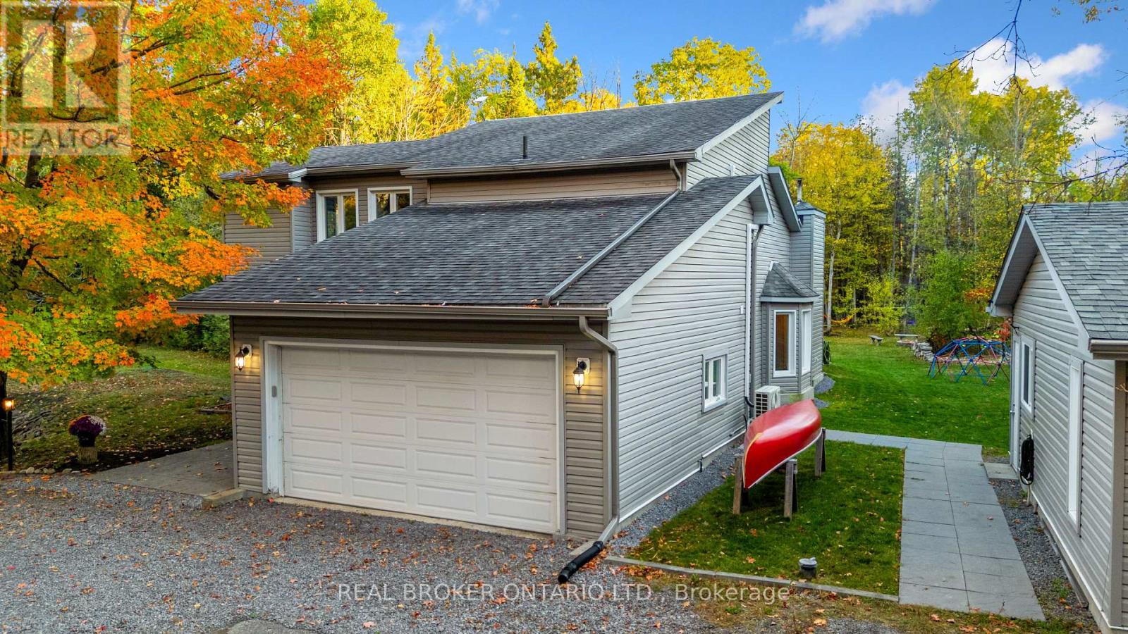 967 UPPER DWYER HILL ROAD - 44