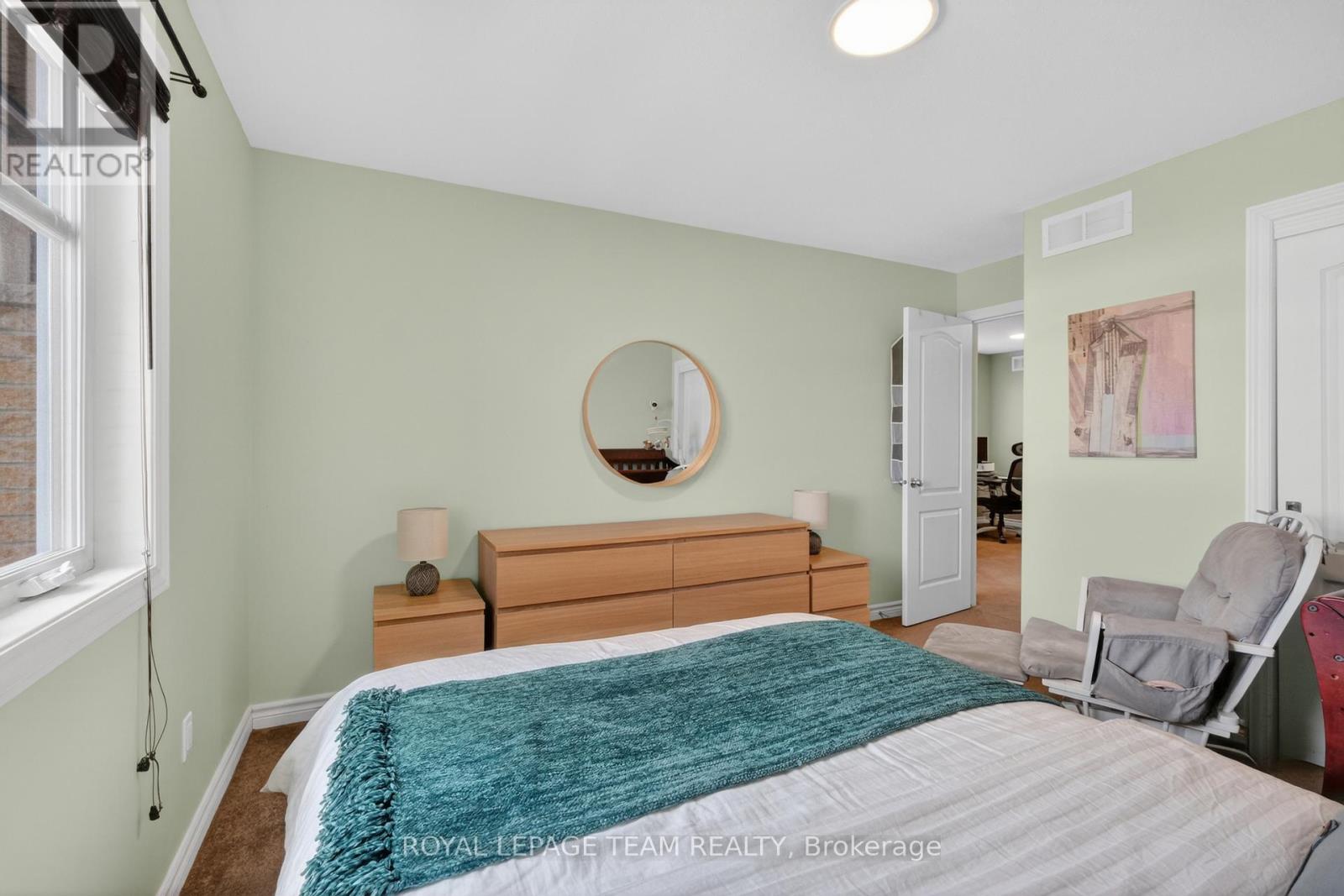 860 WHITE ALDER AVENUE - 23