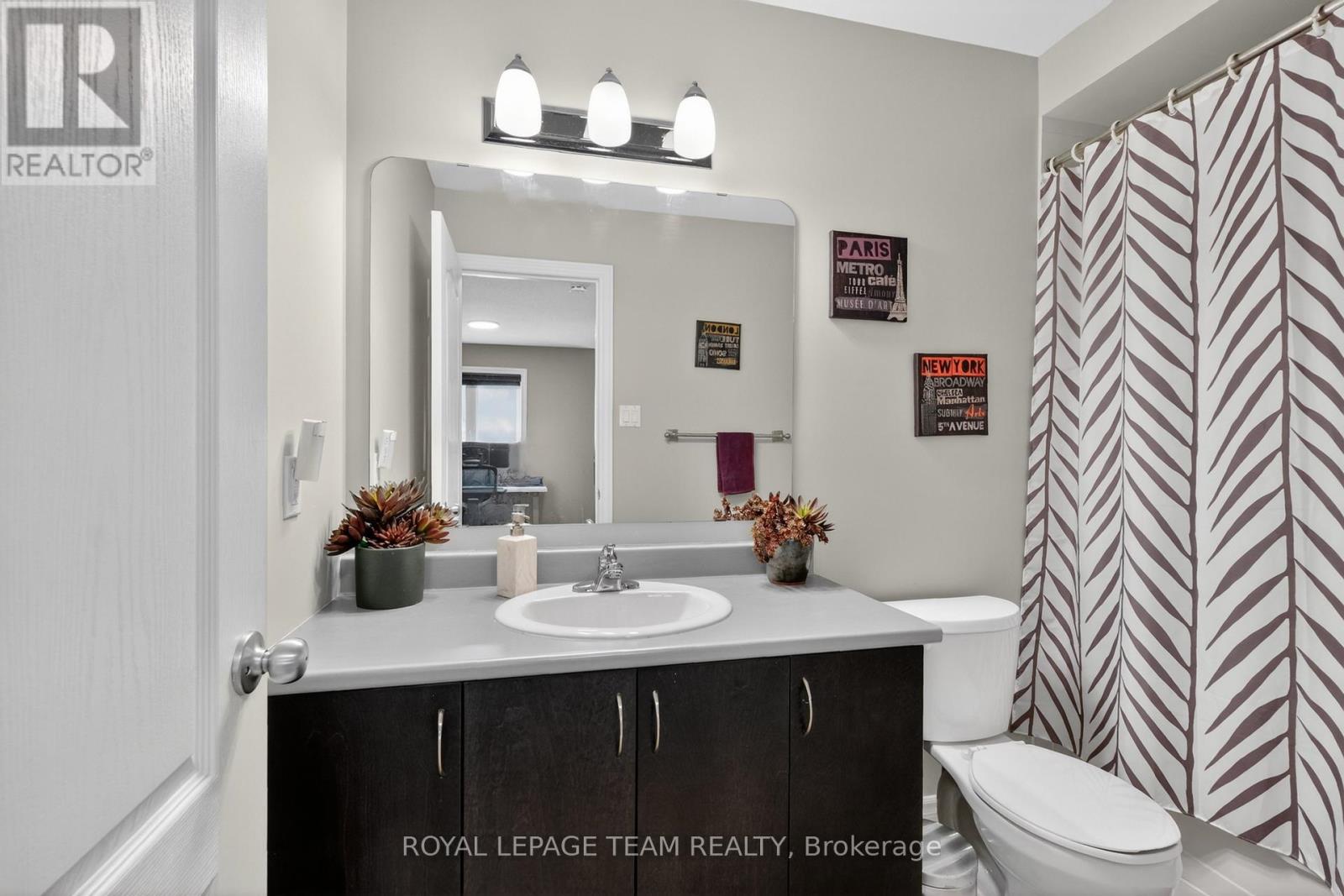 860 WHITE ALDER AVENUE - 24