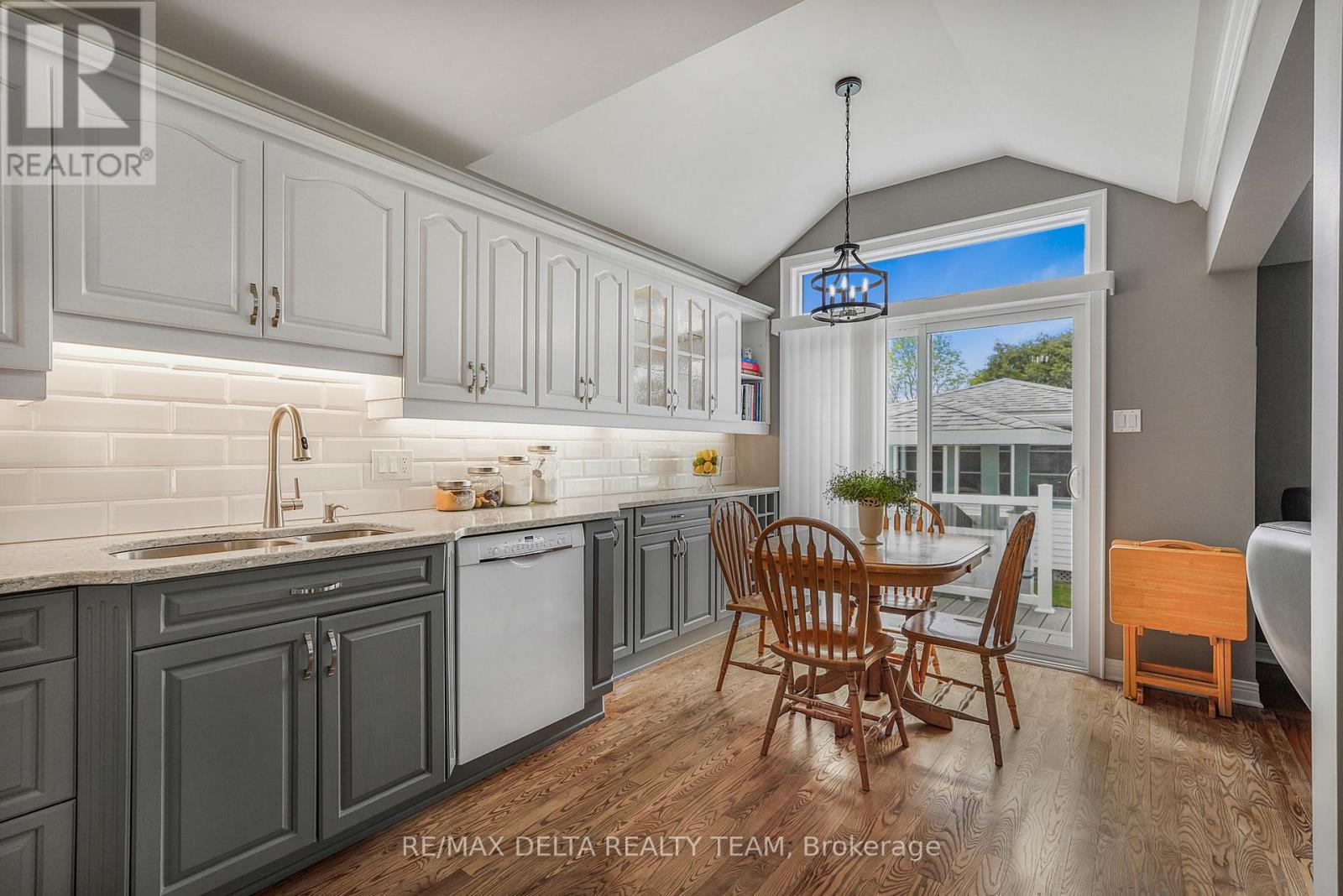1770 SUNVIEW DRIVE - 10