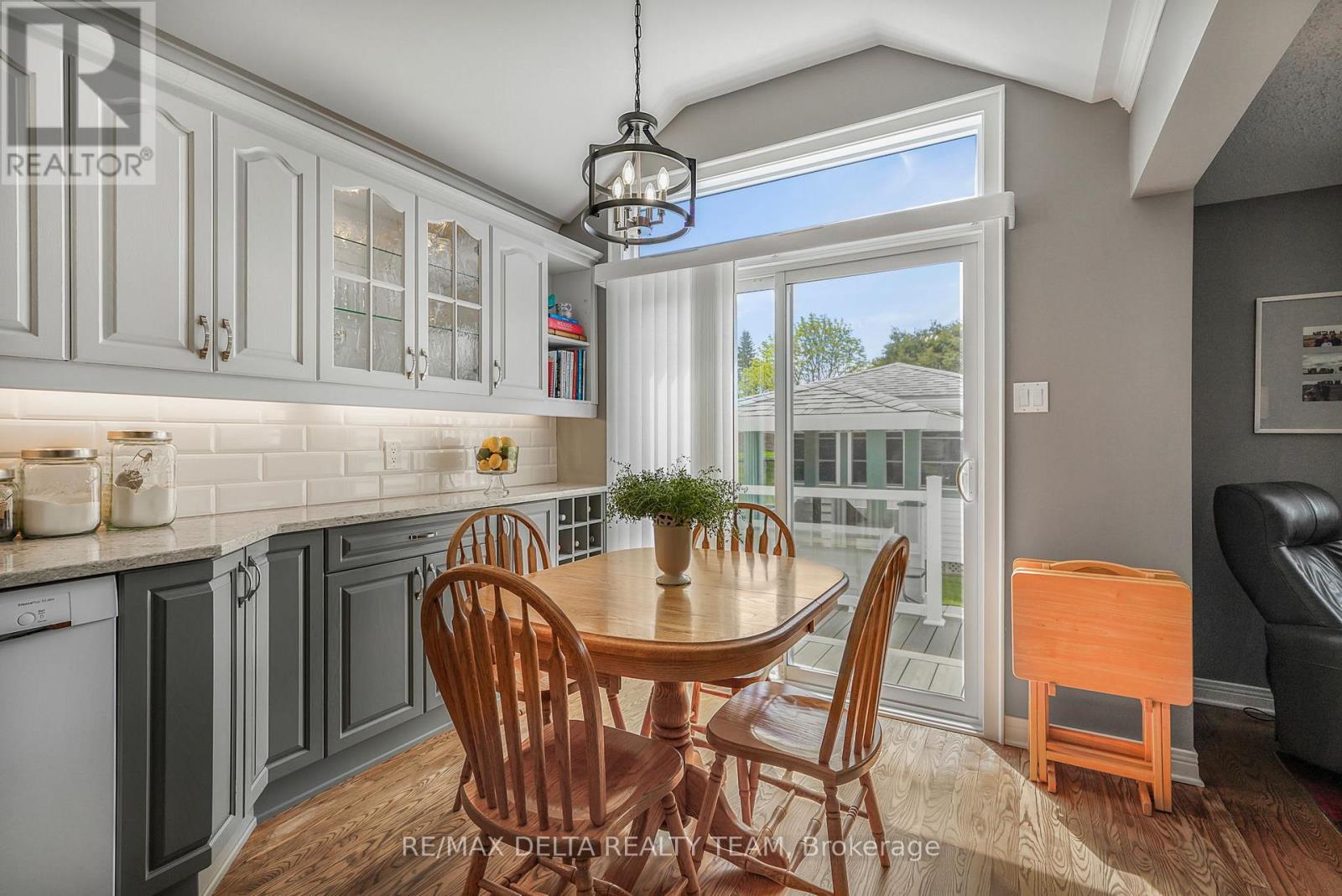 1770 SUNVIEW DRIVE - 14