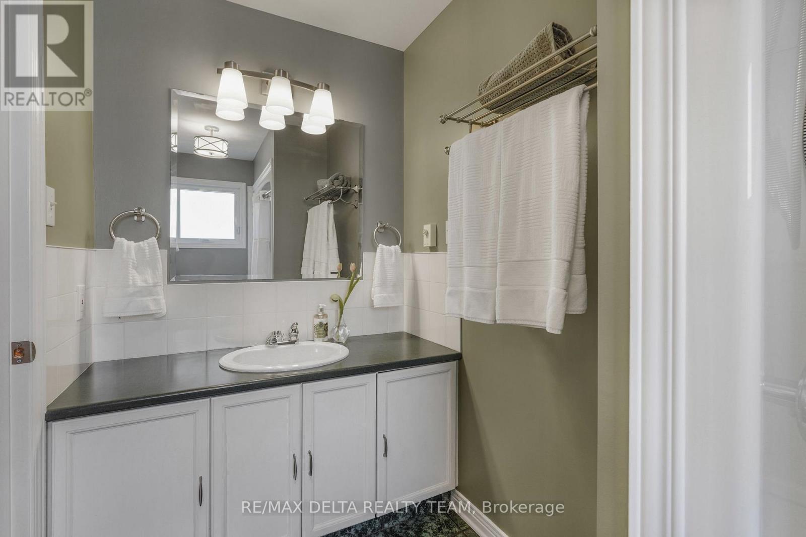 1770 SUNVIEW DRIVE - 25