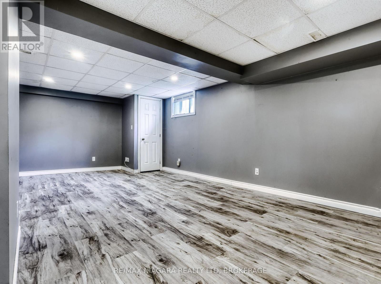 1377 MERRITTVILLE HIGHWAY - 16