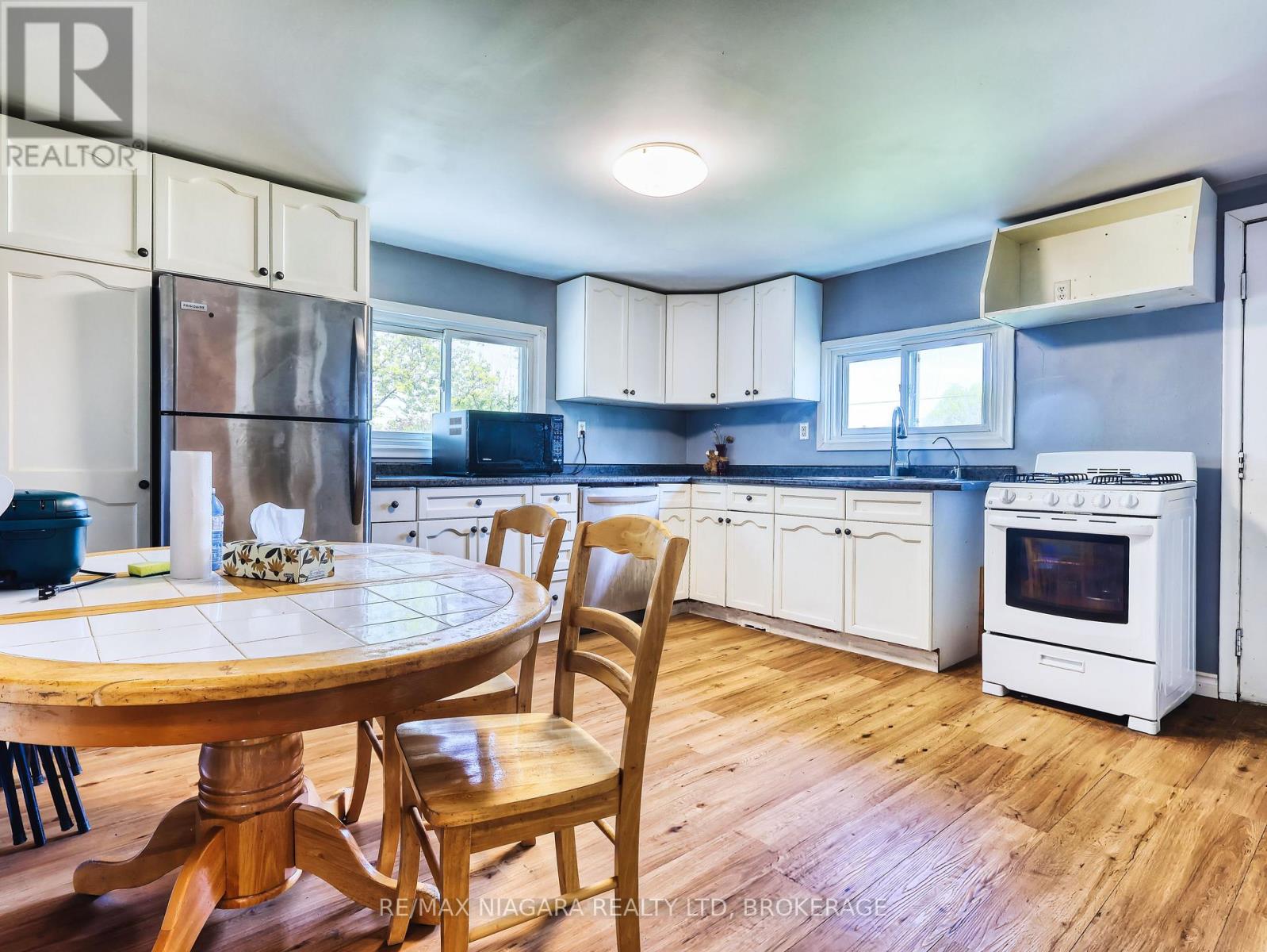 1377 MERRITTVILLE HIGHWAY - 8